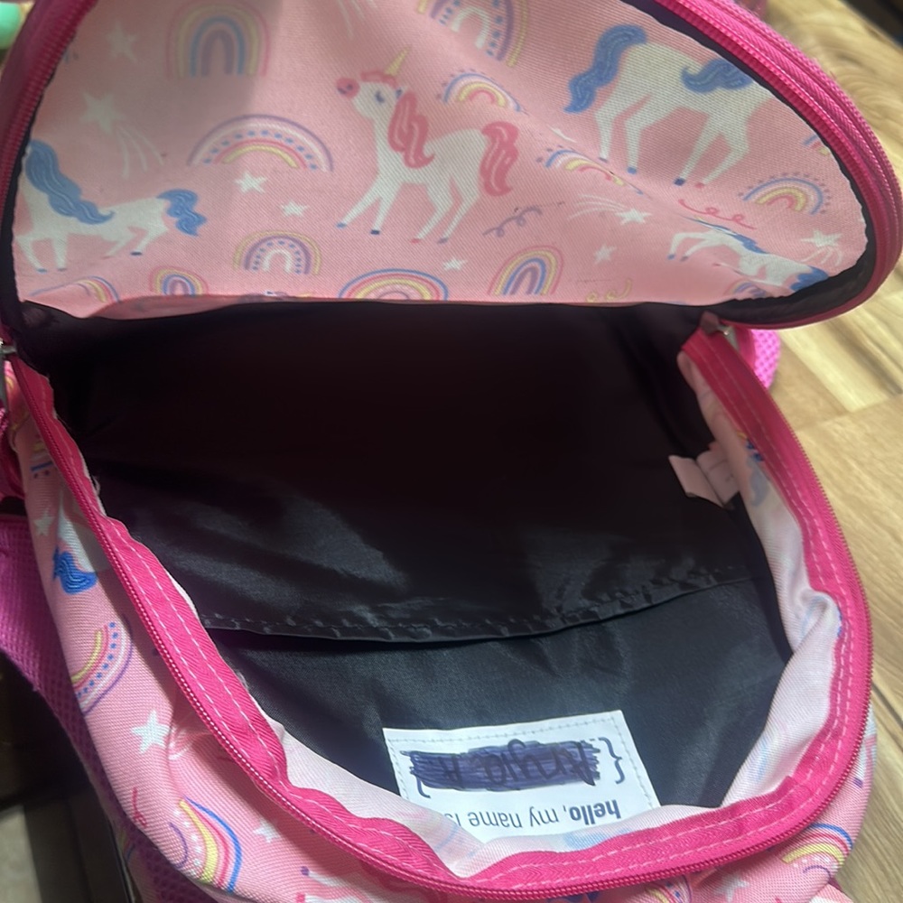 wildkin unicorn backpack - Picture 3 of 3